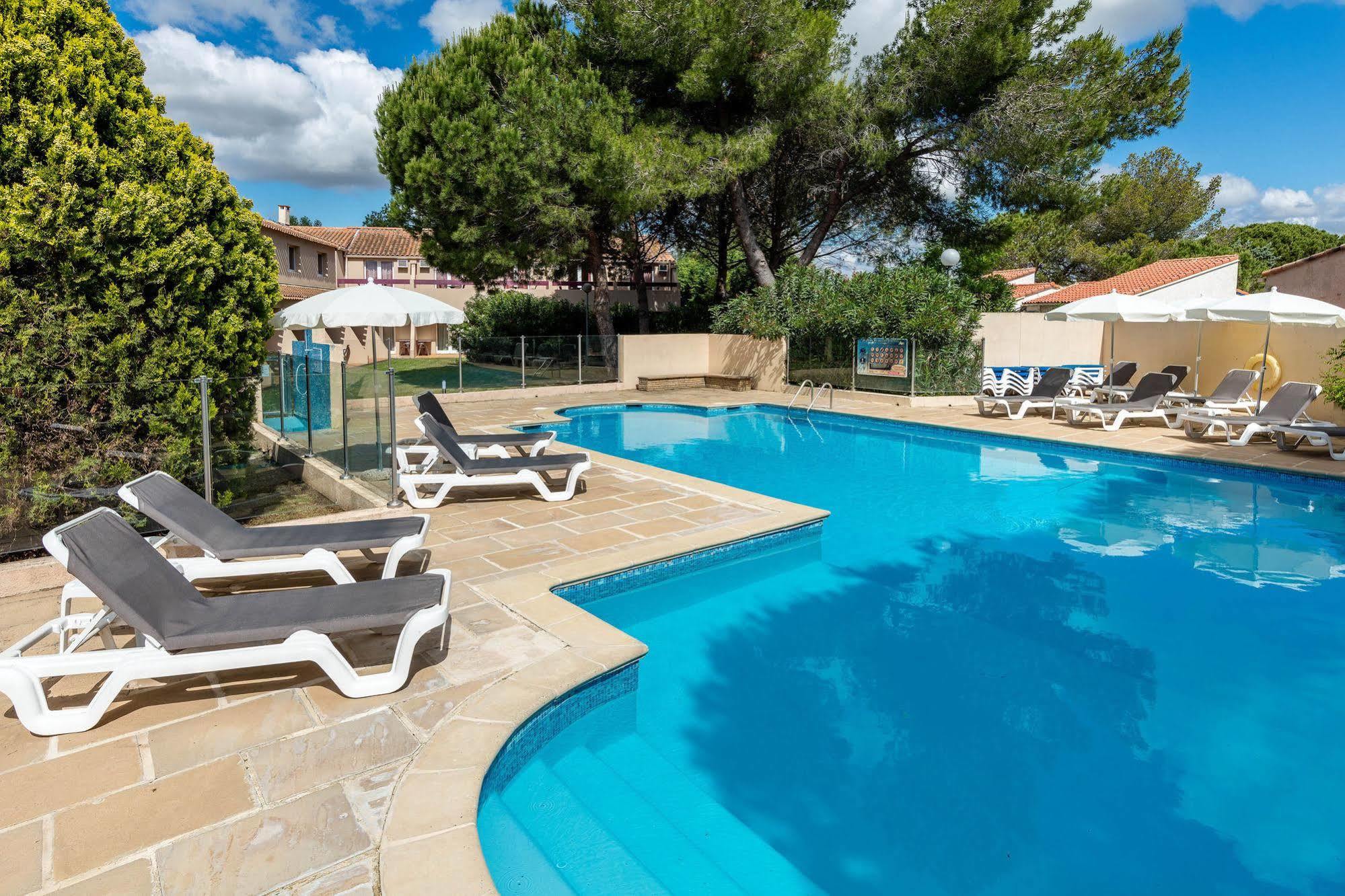 Artemia Aigues-Mortes - Hotel Avec Piscine Exterior photo
